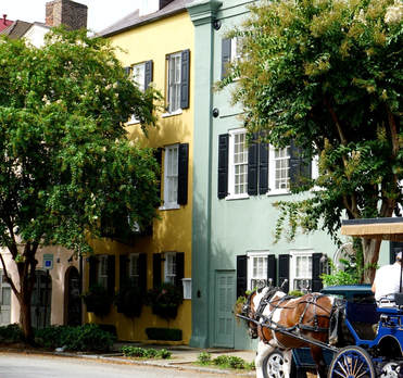 Rainbow Row, Charleston | 20 Colorful Photos from a Weekend in the Charleston Area