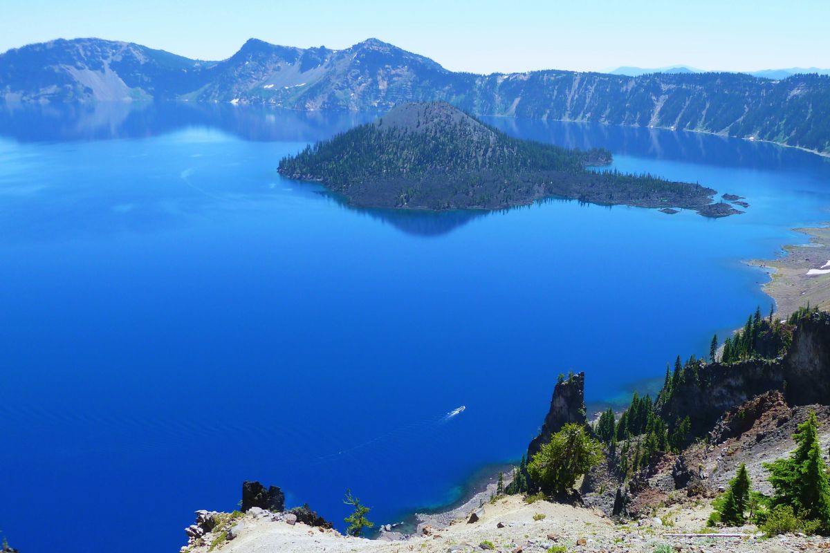 blue water of Crater Lake